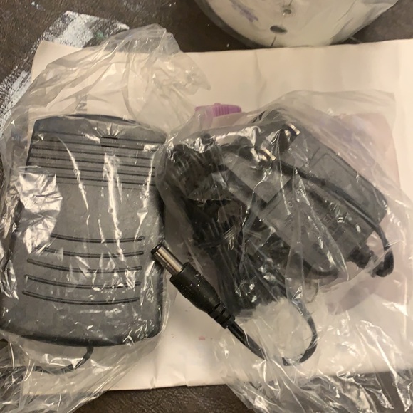 Mini sewing machine - Picture 5 of 17